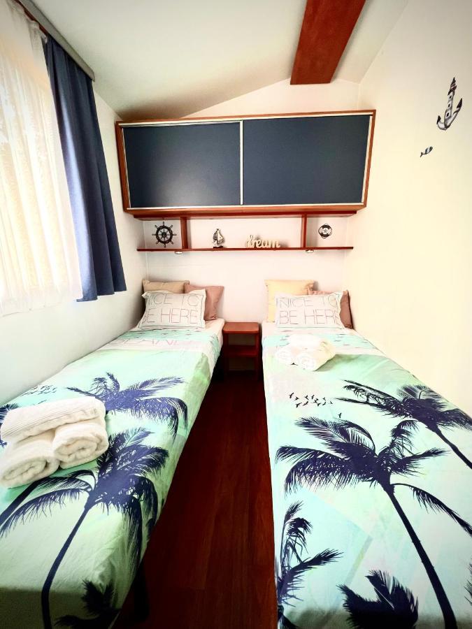 Mobile Home Nebo Luxus Klenovica Ngoại thất bức ảnh